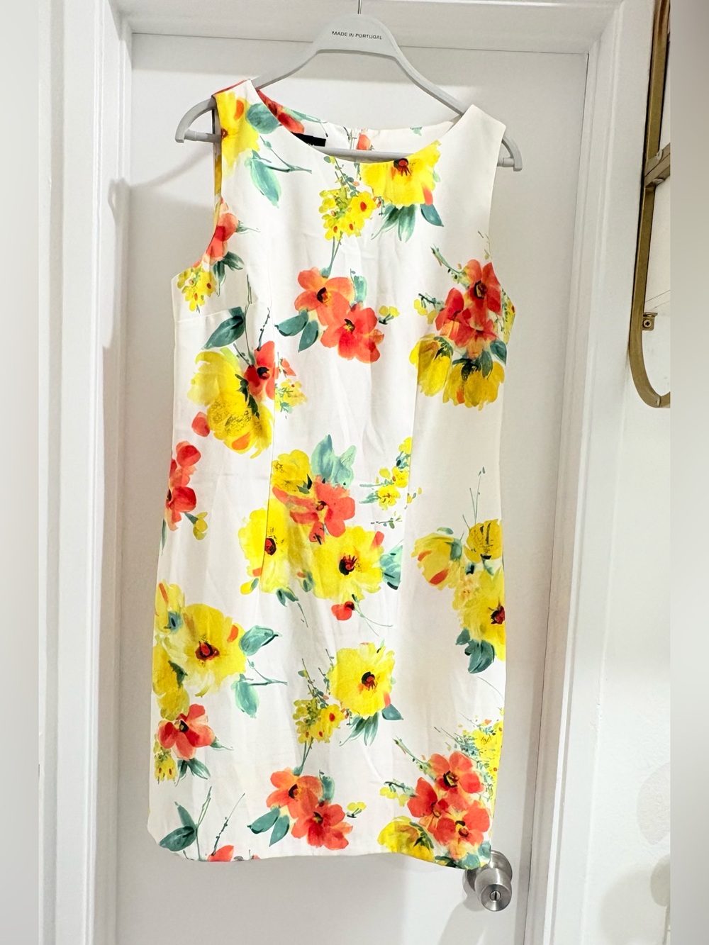 NWOT Alyx White Floral Shift Dress with Yellow & Coral Blooms
